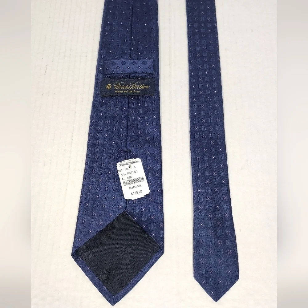 NWT Brooks Brothers Men's 100% Silk Blue Floral Business Tie 42R